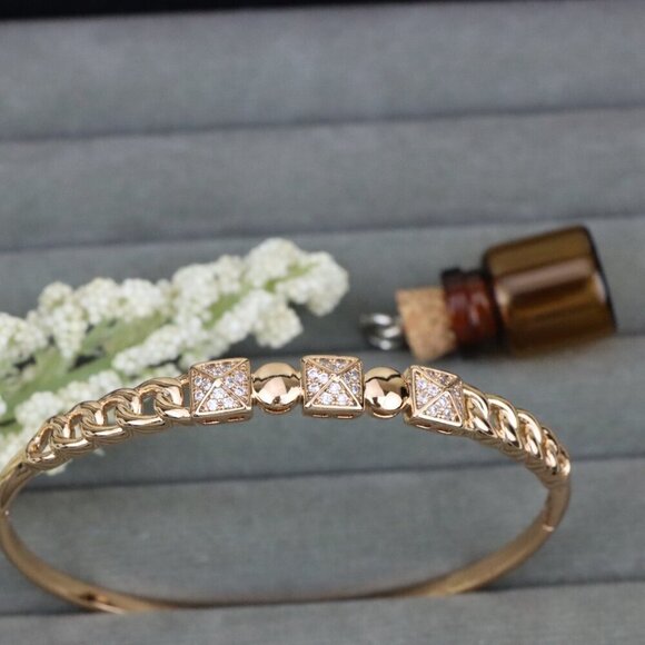 Rose Gold Bangle with Diamond-Studded Pyramid & Link Design, XPBL0470 - Picture 11 of 12